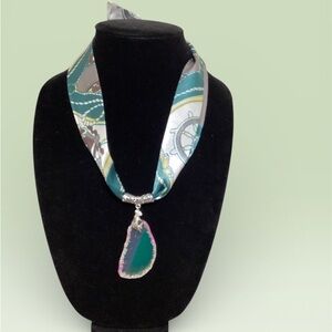 (#12) Chic Green and Silver Pendant Scarf Necklace